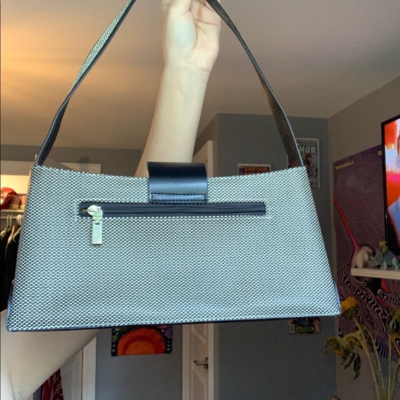 Super cute shoulder bag🖤 - Picture 3 of 4